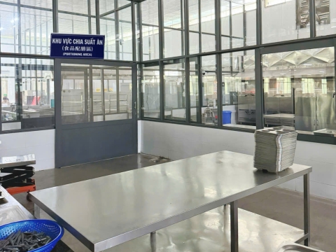 Khu vực chia suất ăn